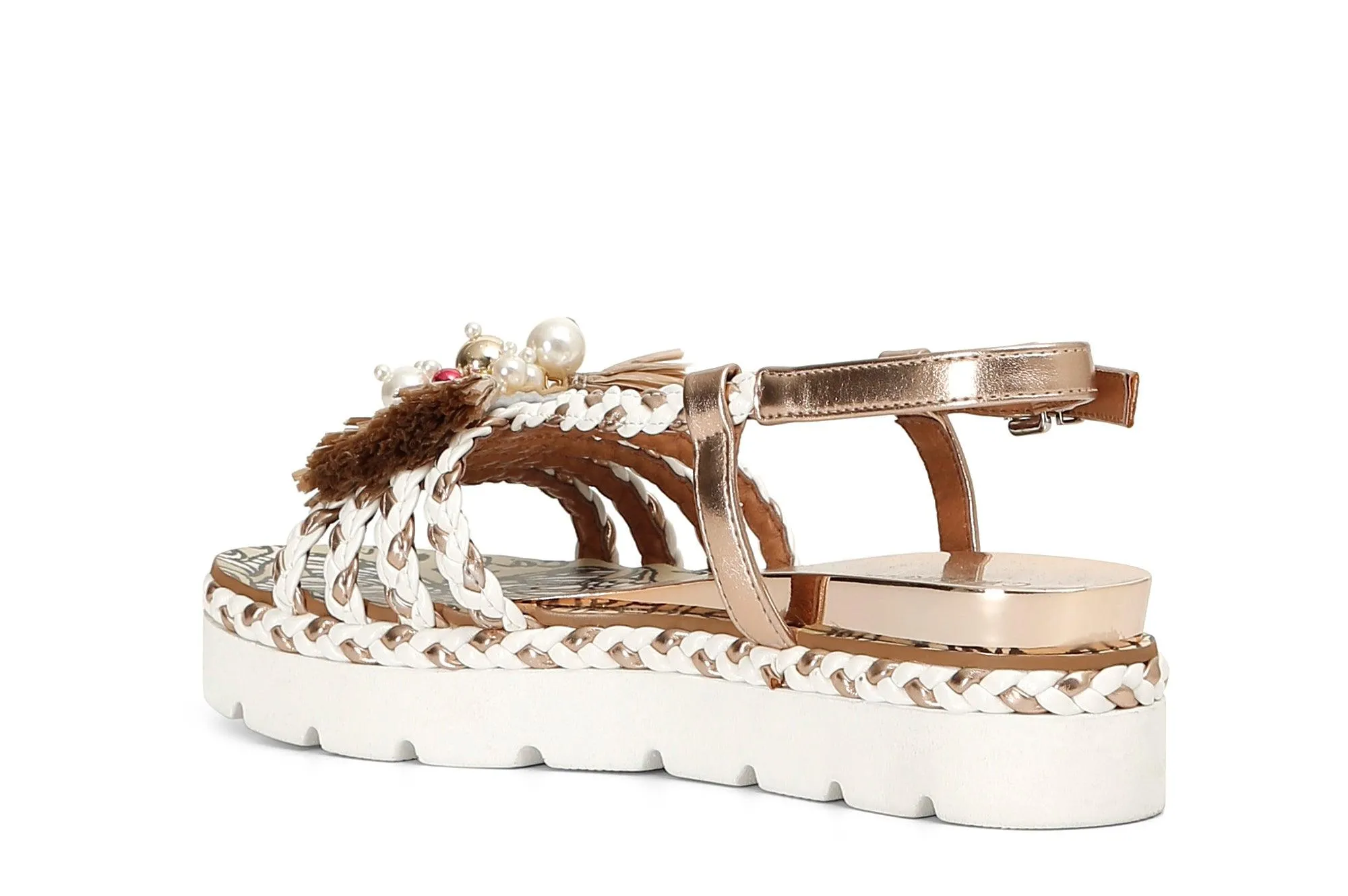 SANDALO CON TRECCE E ACCESSORIO