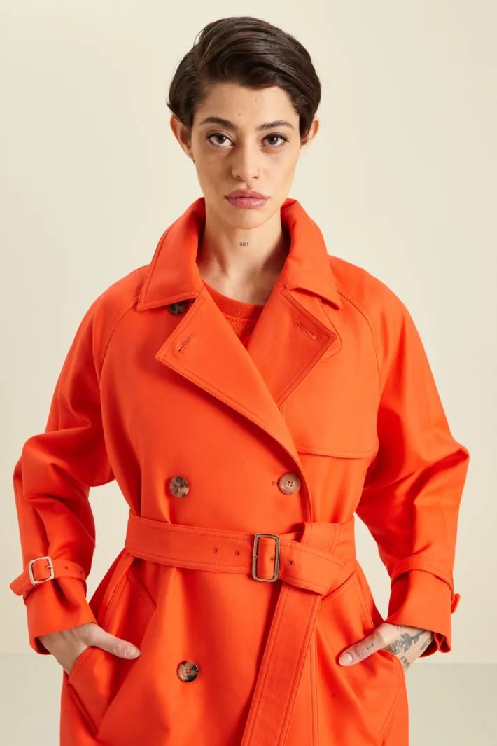 Trench in gabardina